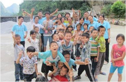 ��h������W(xu��)���������Єӡ��F(tu��n)�(du��)֧�̵��c(di��n)�ǏV���ό����Rɽ�h��կ�l(xi��ng)¡��С�W(xu��)��7��18��������?y��u)麢�ӂ��e�k��Ȥζ�\(y��n)�ӕ�������������K������^�ӣ�����������(xi��ng)Ŀ������ʮ�֟������\(y��n)�ӕ���Ļ����֧���(du��)�c���ӂ��_�ĺ�Ӱ��