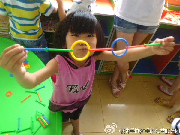 7��8����8��15����ɽ�|������W(xu��)���y�ֈ�(zh��)��(m��ng)�����Z(y��)�������(w��)�F(tu��n)��ɽ�|�Ͳ��e�k�˞���37��Ĺ�����(d��ng)�������������؅^(q��)���L�@����ͯ�ļ�ͥ���˽Ⲣӛ��@����ͯ����ͽ�����r���_(k��i)չ�o(w��)�ϵK���Z(y��)��Ӗ(x��n)�����D��ɽ�|ʡ�Ͳ��а��`����(f��)���ĵĺ��ӂ�չʾ�����Ą�(chu��ng)���ֹ���