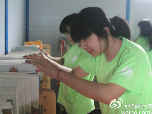 7��20�գ��巿����Đ��ĕ��ݽK��������ʯ�ʹ�W(xu��)У��(b��o)ӛ�߈F(tu��n)�(du��)�T����Ŭ���²����ꮅ���D��һ���(du��)�T������D���^����¶������ϲ��Ц����