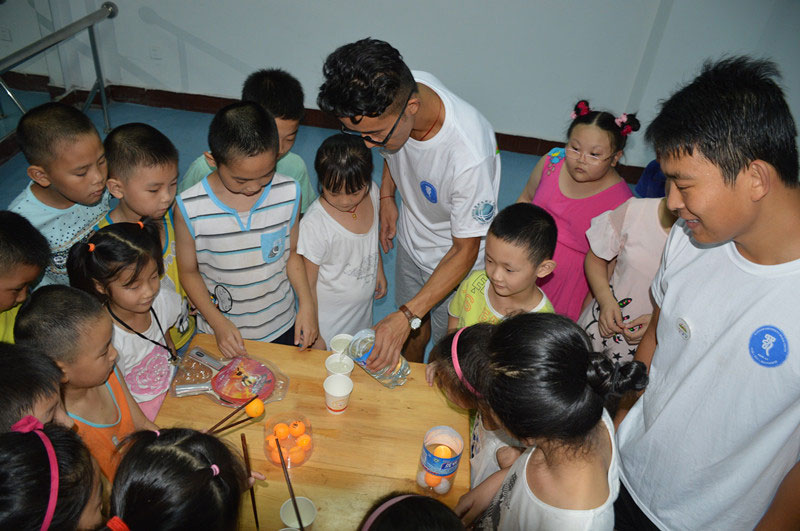 ����׌������������뼯�w��־Ը�ߎ��I(l��ng)���ӂ��汧�F(tu��n)����ƹ���򡢊Aƹ������Ʊ��Α���