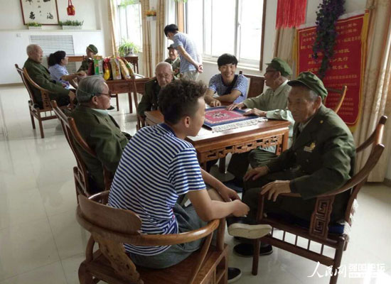 ���^�F���I(y��)���g(sh��)�W(xu��)Ժ�Ӱ��tɫС���(du��)�����Ӱ���һ����Ժ�����ϱ���