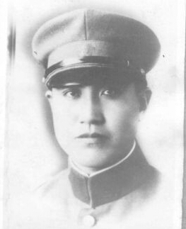 �������h�����|���d������1908������������ڵ�����ͥ���x�켽܊�^(q��)�Γ�܊˾��T��1924���M(j��n)��|���v���������I(y��)����У����У�̹���1931�����Rռɽ���(du��)����У�����������˽��򿹑�(zh��n)�Ȍ�������(zh��n)��1936���κӱ����h��܊��У����(d��o)�L��1938��8���ʲ����x�����(du��)���x�켽܊�^(q��)��ʽ������x�켽܊�^(q��)�Γ�܊������˾��T��1939������Ї����a(ch��n)�h��1940���ڰوF(tu��n)���(zh��n)�Љ��Ҡ������r(sh��)��32�q��