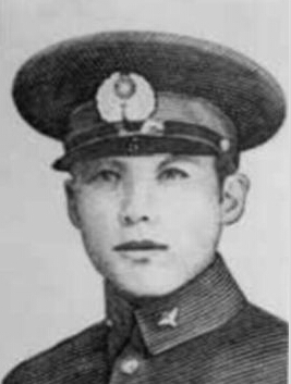 鐺��ģ�1916�꣭1937��8��17�գ����|�����(zh��n)�ˣ���܊��5���մ��(du��)�w�ІT�� ����һ�ˡ���׃�����܊����У���ڮ��I(y��)��1937��8��17�գ����ٵ�����(du��)�Zը�Ϻ����Ĵ�·��܊�܊˾��r(sh��)�����ձ�܊�(du��)֮�����ړ��У��C(j��)��������鐺�����������딳ꇣ��┵(sh��)ʮ���ձ�ʿ������������鐺��Ĳ�������(d��ng)�����w�ІT����֘�����������܊��֮�������һ�w�ӏ��Ԛ�ѳ����������������һ����������Ӣ����