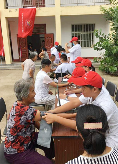 �ʝ��t(y��)�W(xu��)���ƌW(xu��)У���ഺ���� �۝M���g�������t(y��)������(w��)		