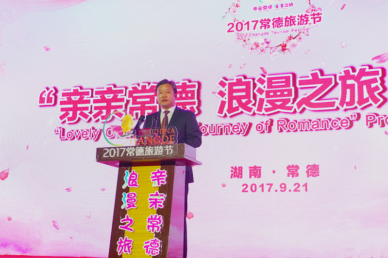 �й�������ί����ӛ�������L����܊���o�����zӰ����־�ۣ�