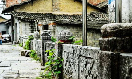 �e�ݹ��(zh��n)�����ƾõĚvʷ�����˹��e�ݳ������Ļ����N(y��n)�������S���Ěvʷ���ľ��^���C�����e�(y��ng)�vʷ���ľ��^�ľ��A����Ԕ��(x��)������CZYYW ���e�(y��ng)�h�e�ݹ��(zh��n) Ͷ�� 