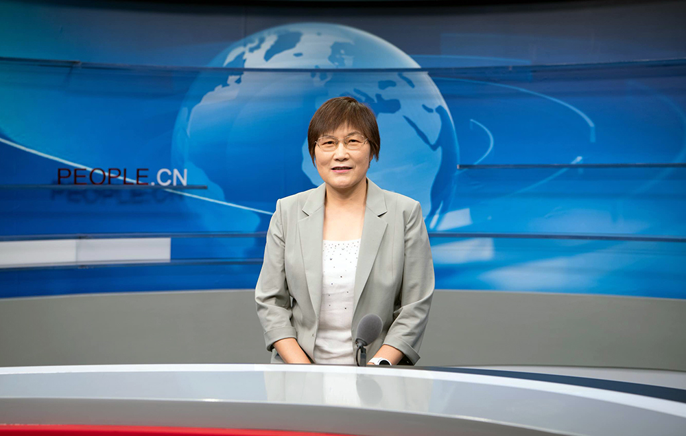 中國兒童中心黨委書記叢中笑接受人民網(wǎng)采訪。人民網(wǎng) 楊華龍攝