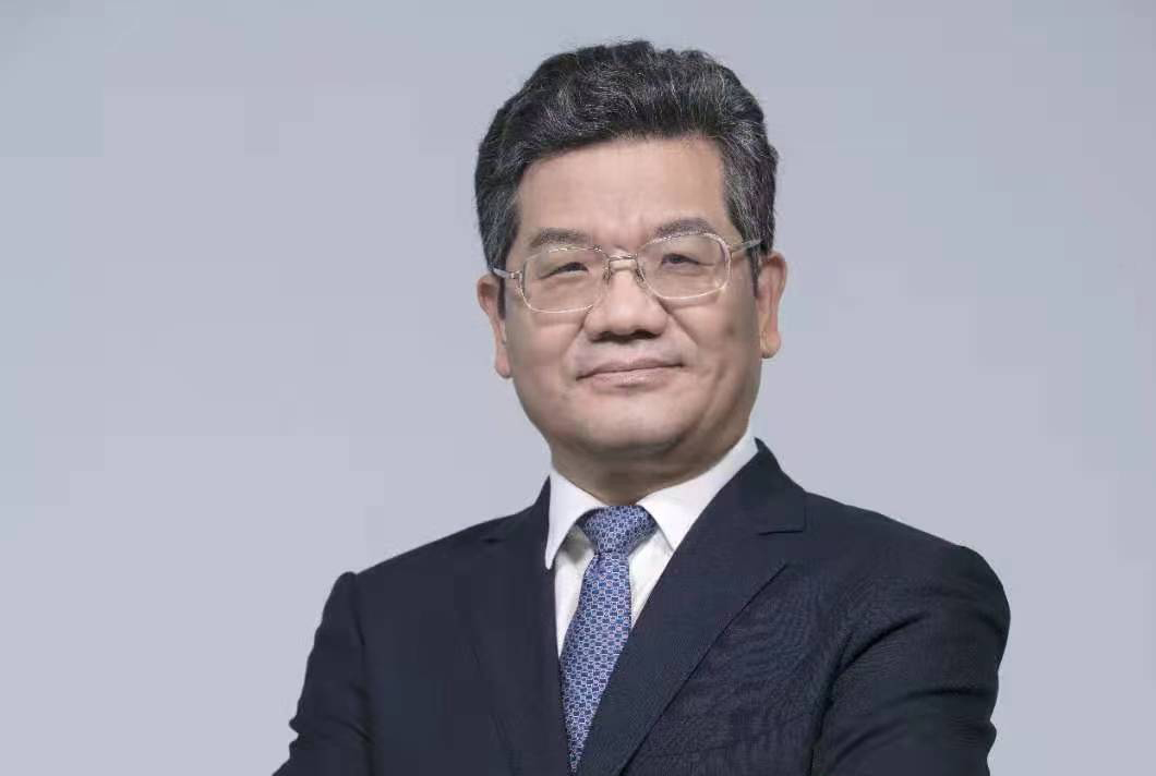 全國(guó)政協(xié)委員、中國(guó)稅務(wù)學(xué)會(huì)副會(huì)長(zhǎng) 張連起