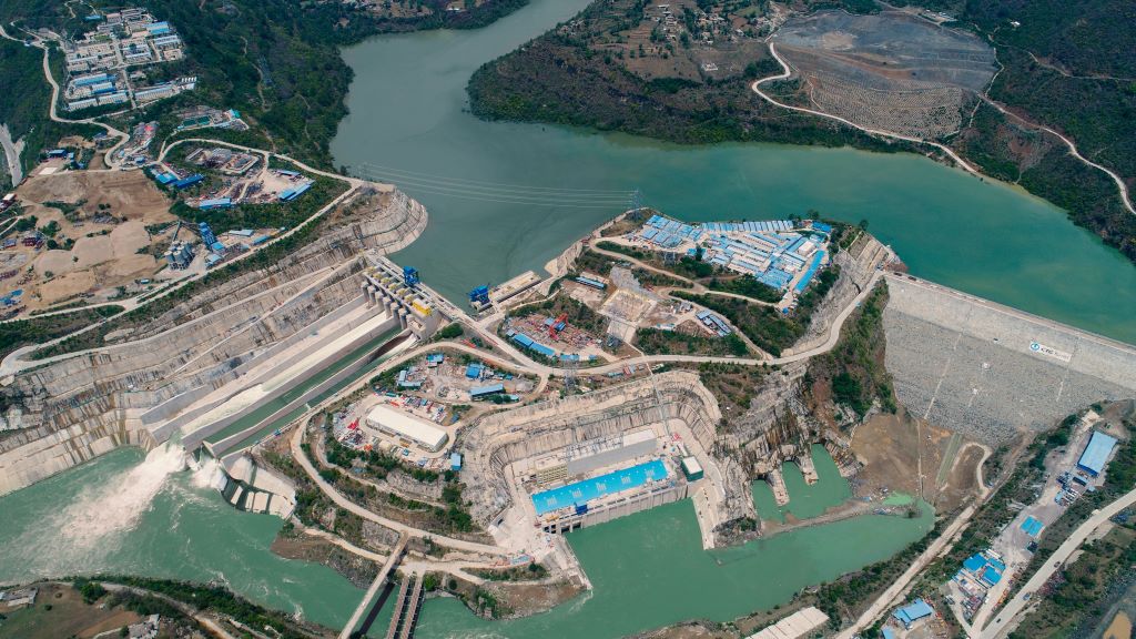 中巴經濟走廊首個水電項目——巴基斯坦卡洛特水電站。（三峽集團供圖）