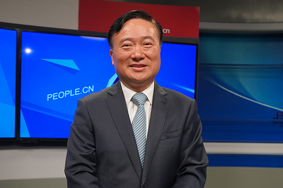 中國五礦集團(tuán)有限公司黨組書記、董事長翁祖亮做客人民網(wǎng)。實(shí)習(xí)生趙晉杰攝