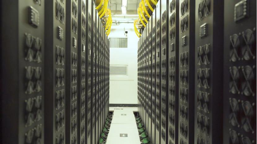 貴安超算中心內(nèi)的機(jī)房。人民網(wǎng) 陽茜攝