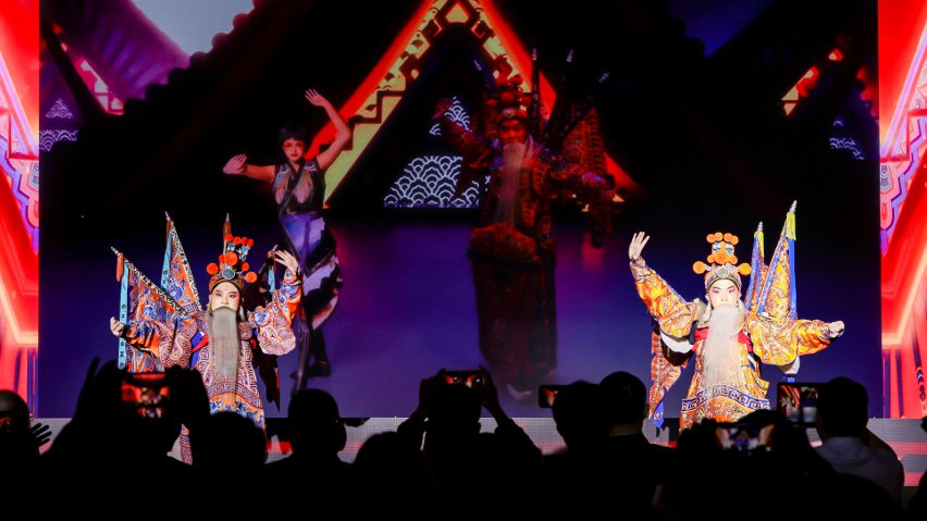 京劇演員與虛擬人“跨次元”合作《新定軍山》。主辦方供圖