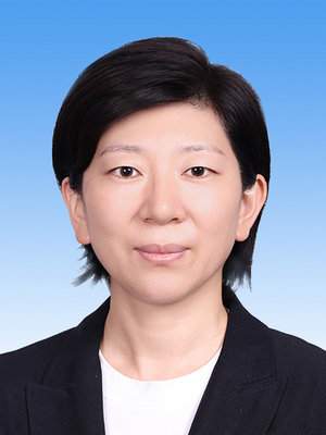 杜尚澤，女，漢族，1981年10月生，研究生學(xué)歷，中共黨員，現(xiàn)任人民日報(bào)社編委委員兼政治文化部主任、北京分社社長。