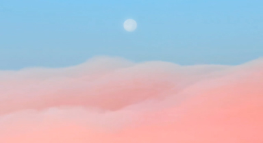 重慶:明月靜懸粉色雲(yún)瀑之上 美若仙境