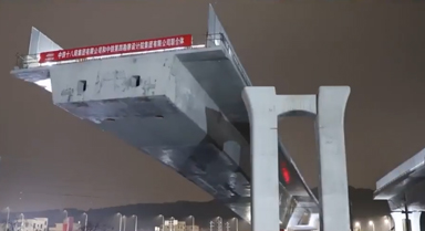 1.45萬(wàn)噸橋梁空中轉(zhuǎn)體有多震撼